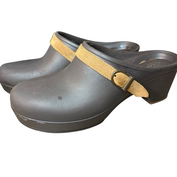 CROCS | Women's Sarah Dark Brown Mules Clogs with Tan Strap | Sz 10 - Picture 4 of 10
